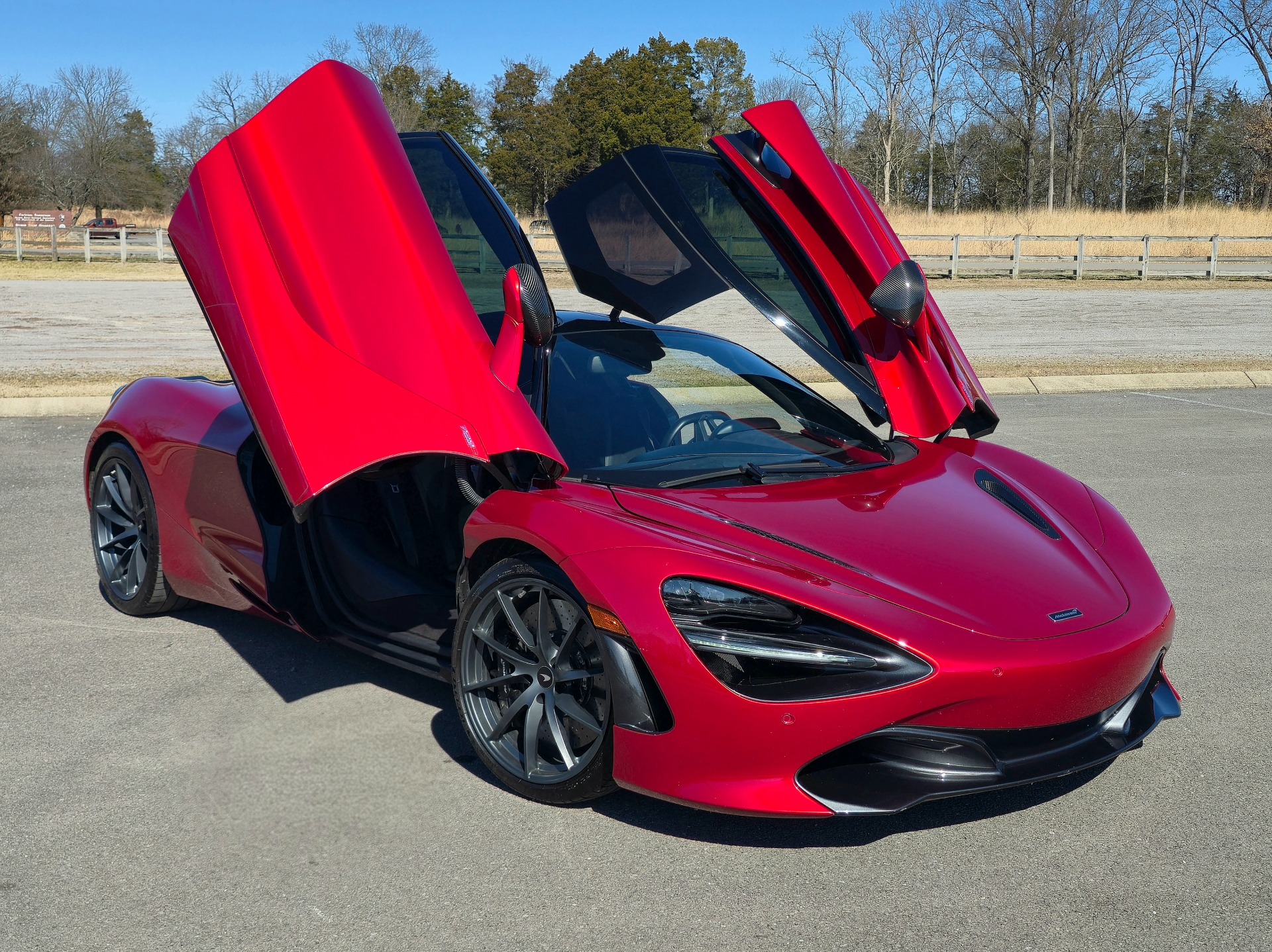 2019 McLaren 720S Performance w/ FRONT LIFT, SPORT EXHAUST, CARBON FIBER SPOILER, 339K MSRP!!