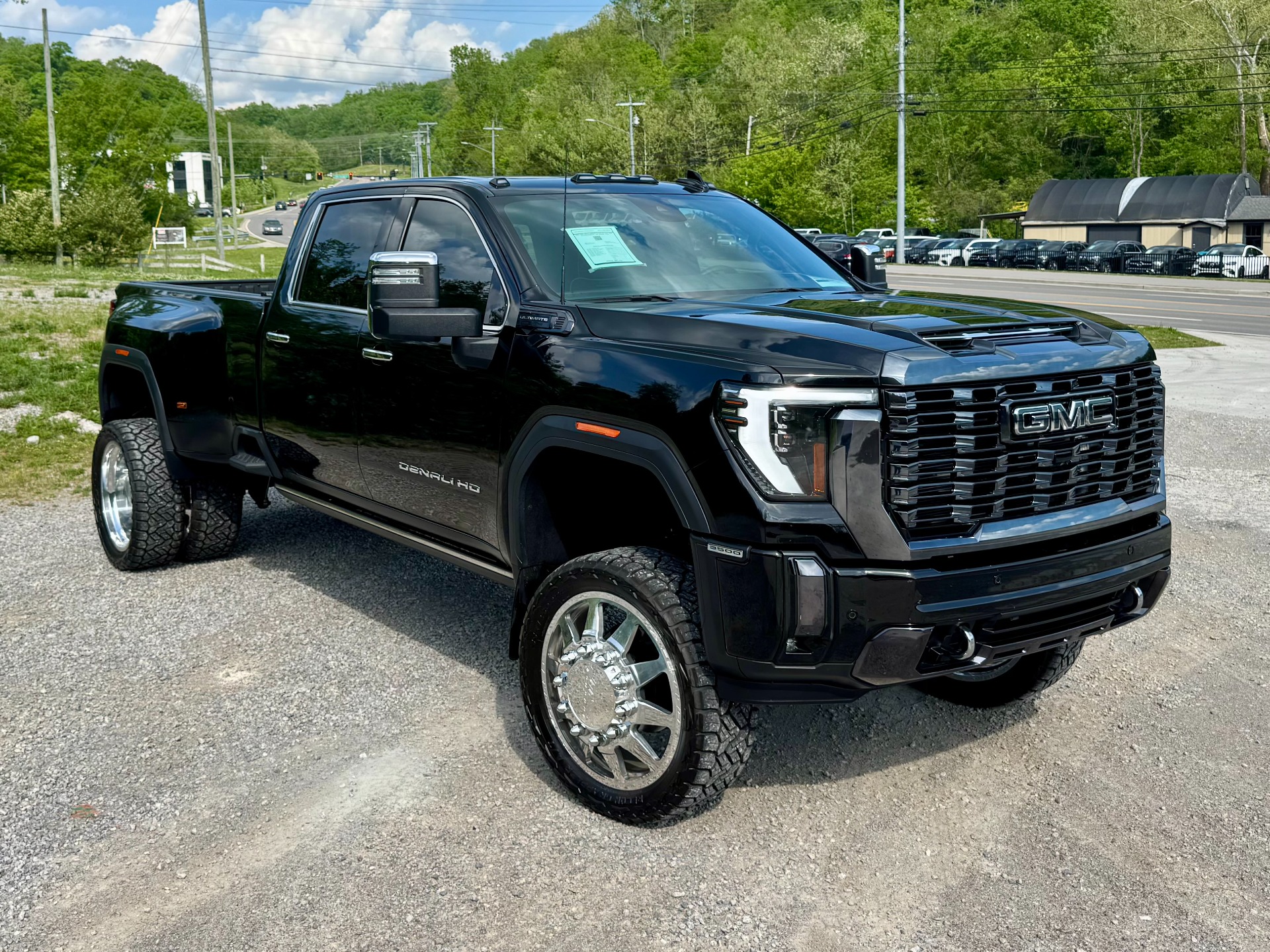 2024 GMC Sierra 3500HD Denali Ultimate DRW w/ 5 INCH ROUGH COUNTRY LIFT w/ M1 SHOCKS