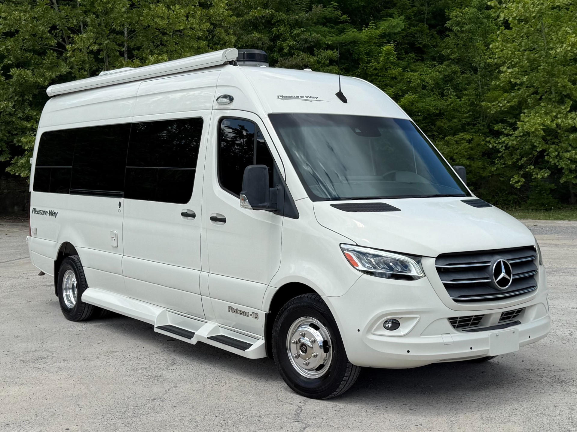 2022 Mercedes-Benz Sprinter 3500XD PLEASURE-WAY PLATEAU TS