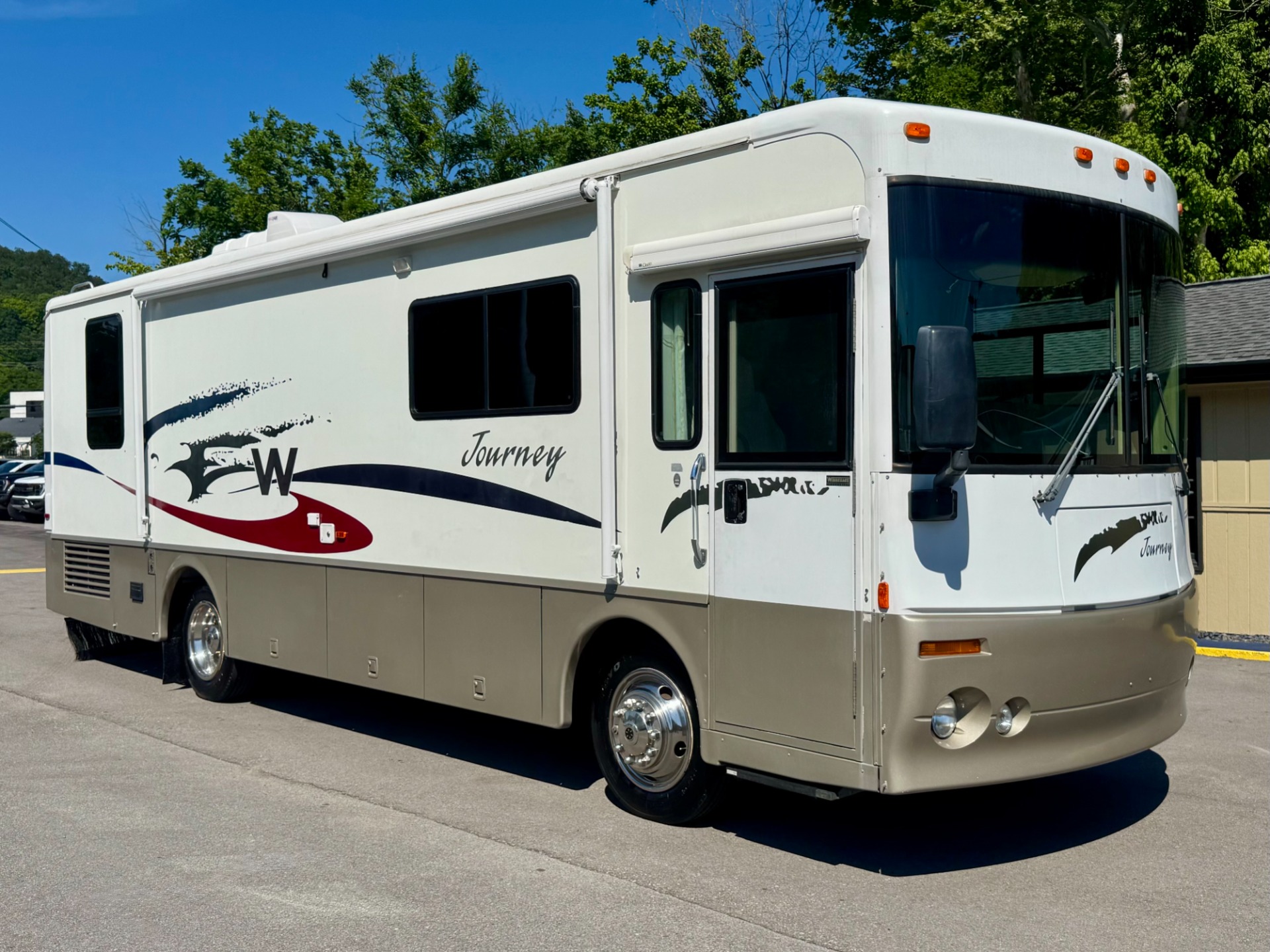 2002 Freightliner Winnebago Journey 32T X-LINE Chassis