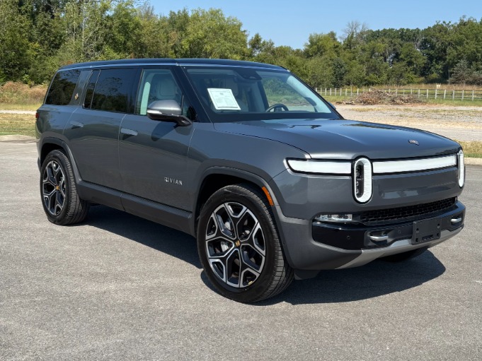 2024 Rivian R1S