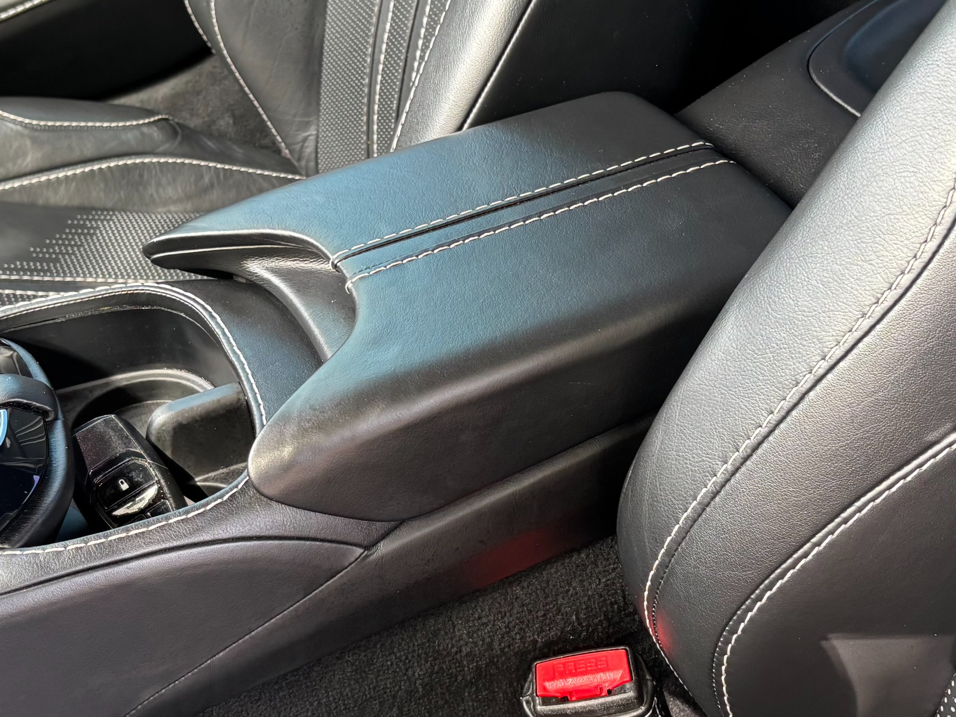 2019 Aston Martin Vantage Base - Photo 12