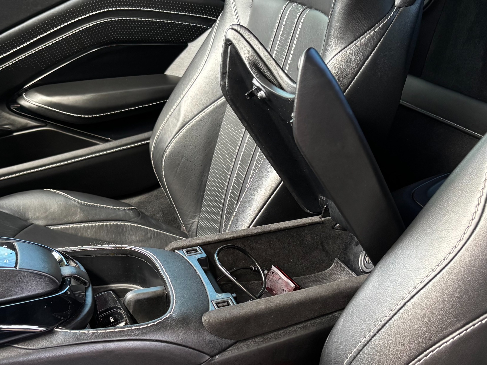 2019 Aston Martin Vantage Base - Photo 14
