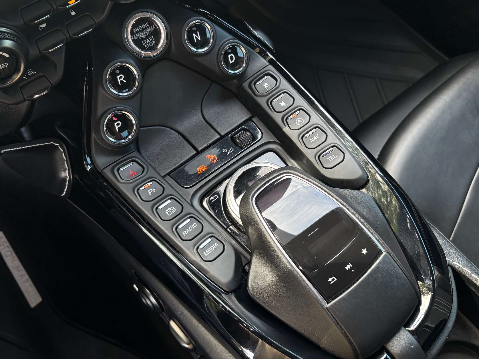 2019 Aston Martin Vantage Base - Photo 22