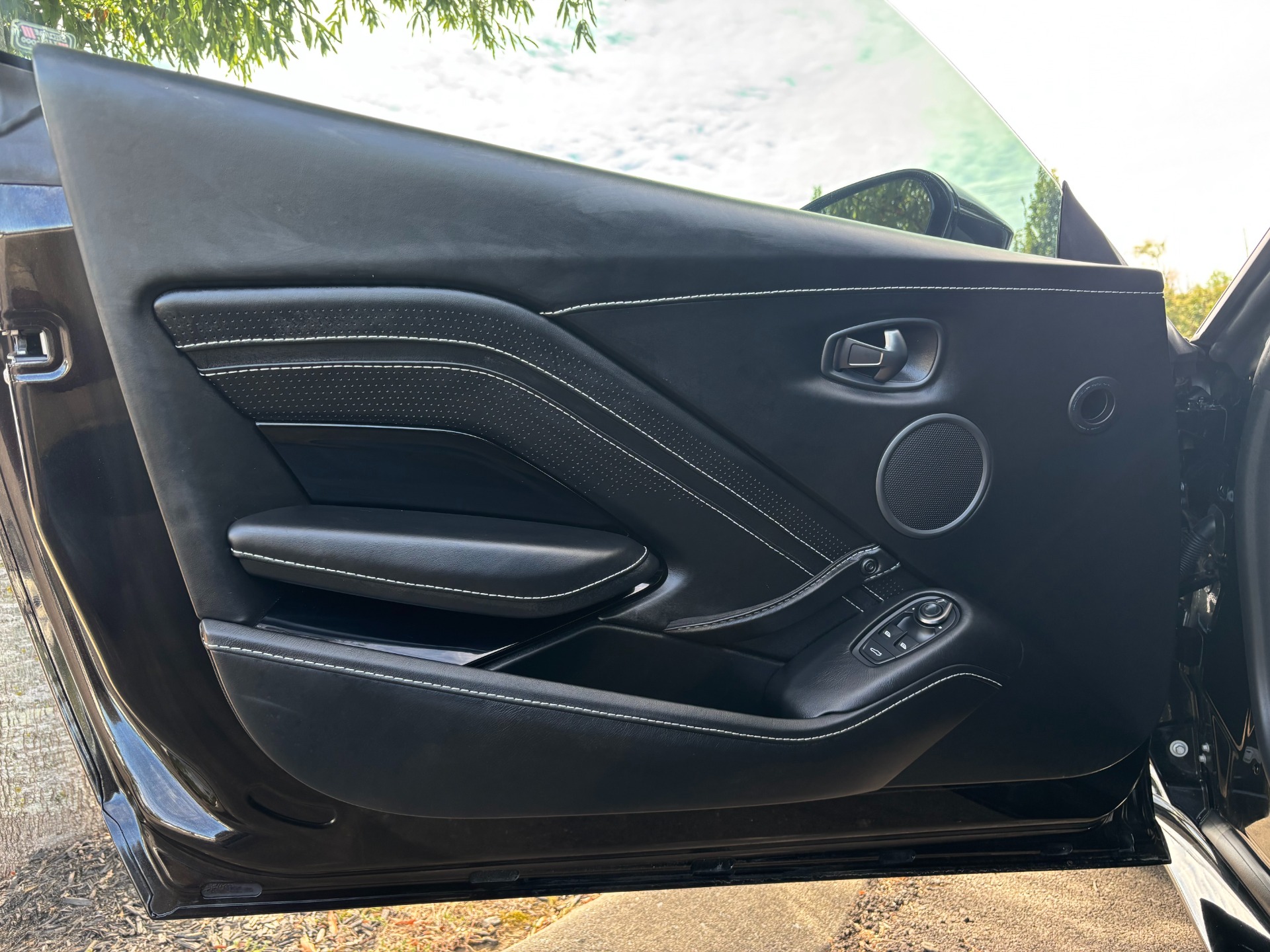 2019 Aston Martin Vantage Base - Photo 32