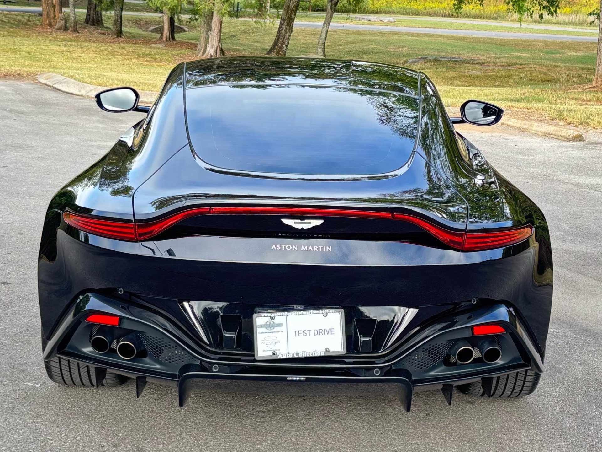 2019 Aston Martin Vantage Base - Photo 6