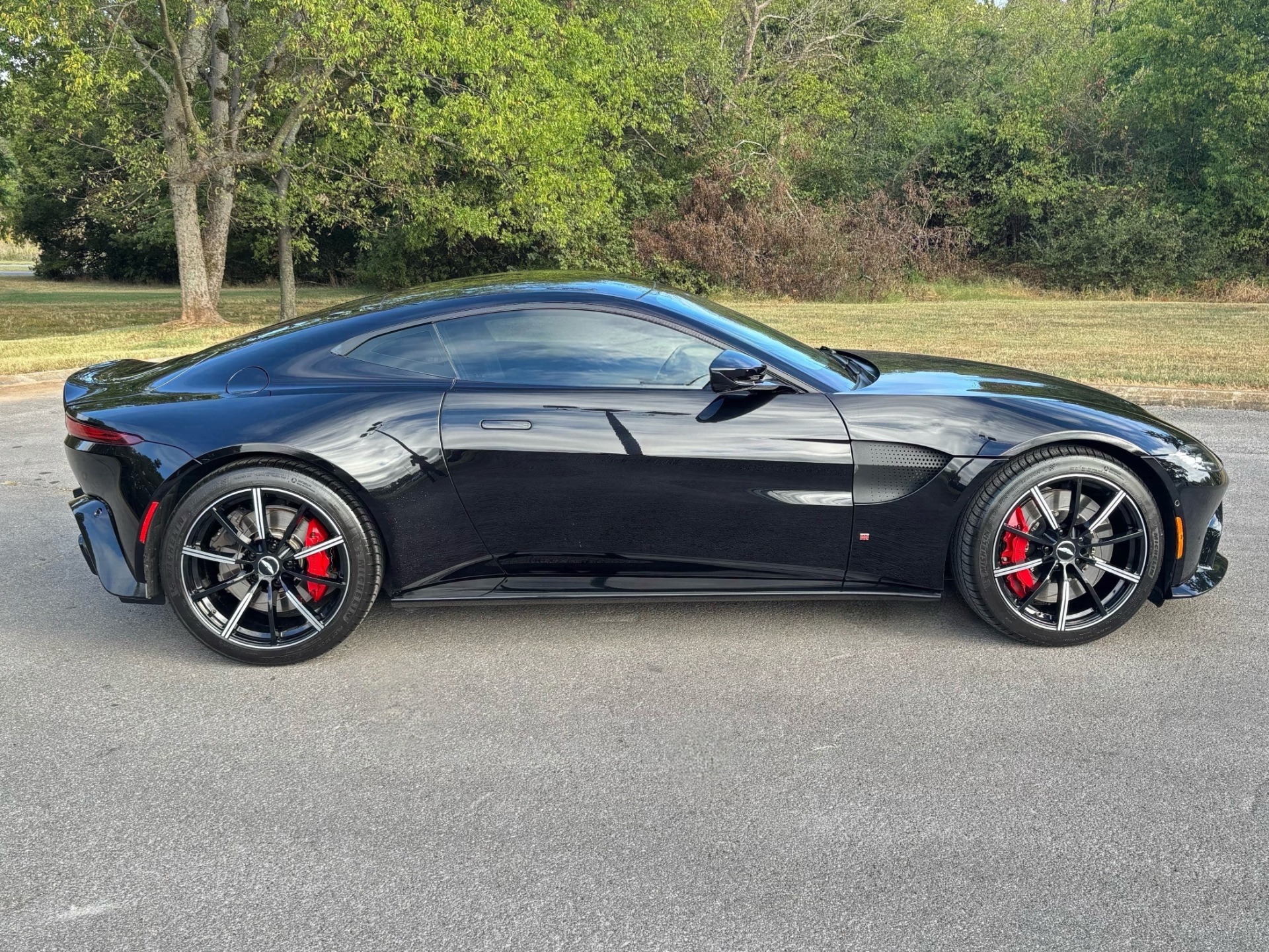 2019 Aston Martin Vantage Base - Photo 8