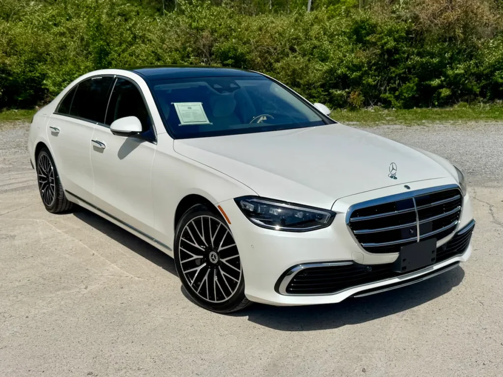 2022 Mercedes-Benz S 580 white luxury sedan front exterior view