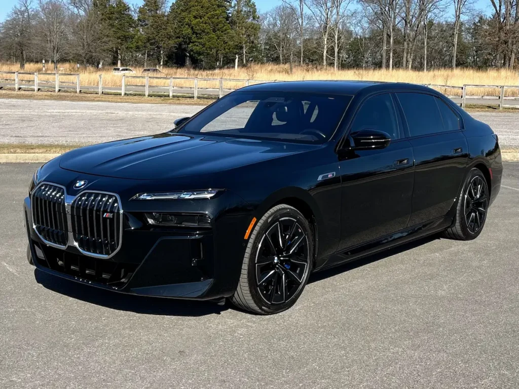 2024 BMW i7 black electric luxury sedan front exterior view