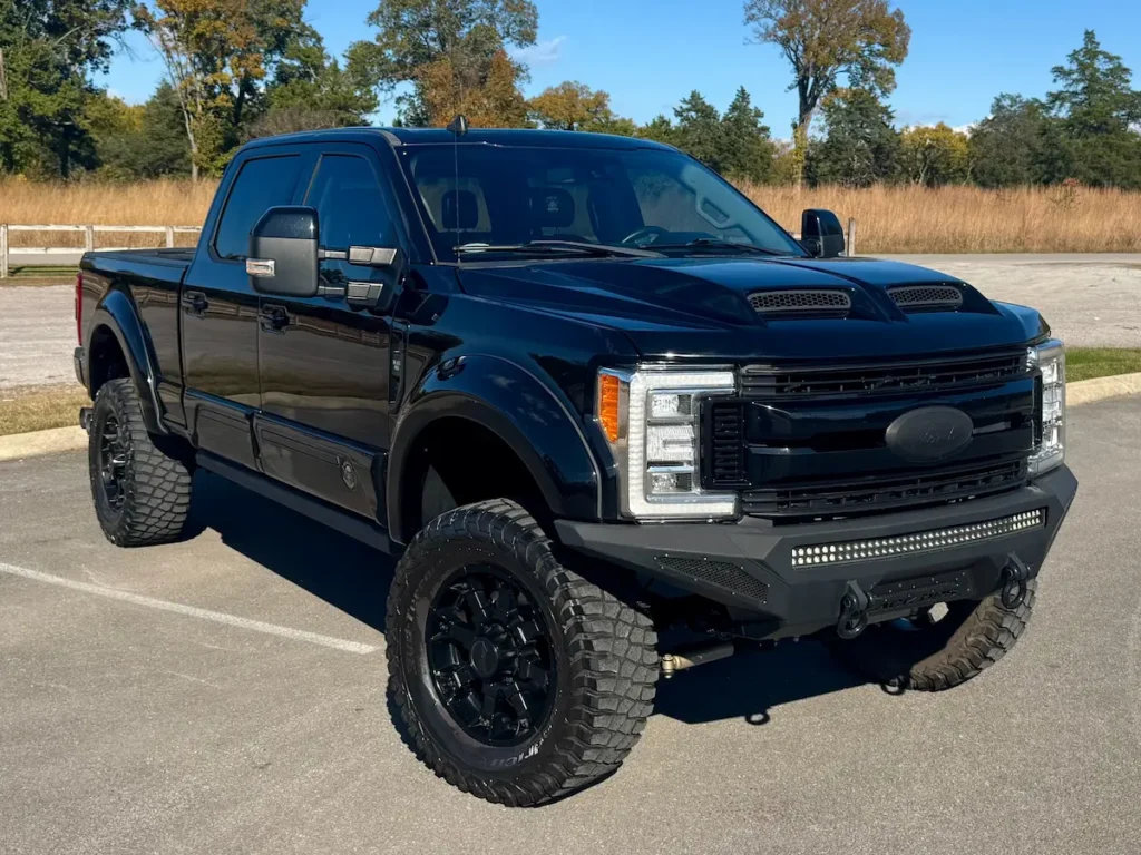2019 Ford F-250 Super Duty Lariat Black Ops exterior front view
