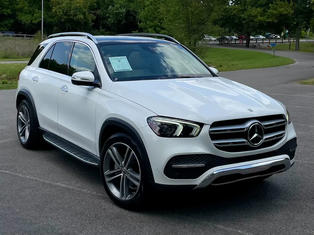 2022 Mercedes-Benz GLE 350 luxury SUV with chrome grille and LED headlamps.