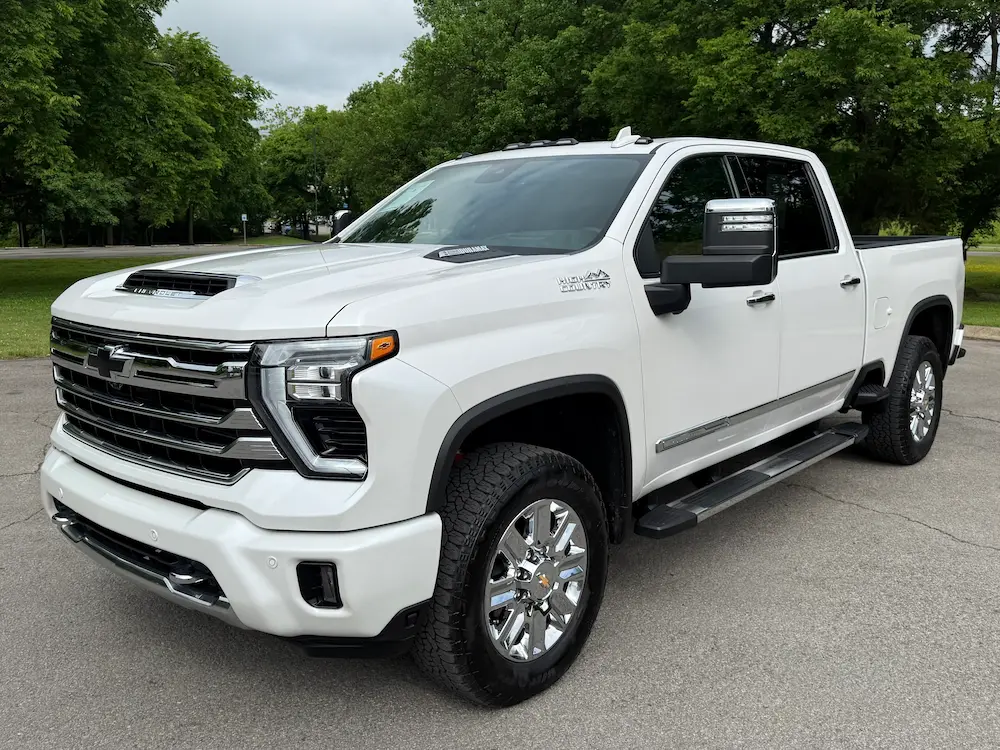 Used Chevrolet Silverado 2500HD heavy-duty truck in white