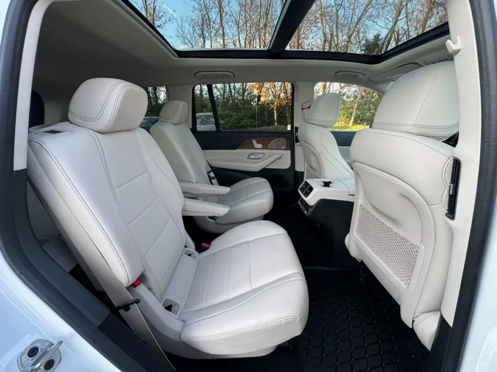 Mercedes-Benz GLS 450 interior second-row captain seats