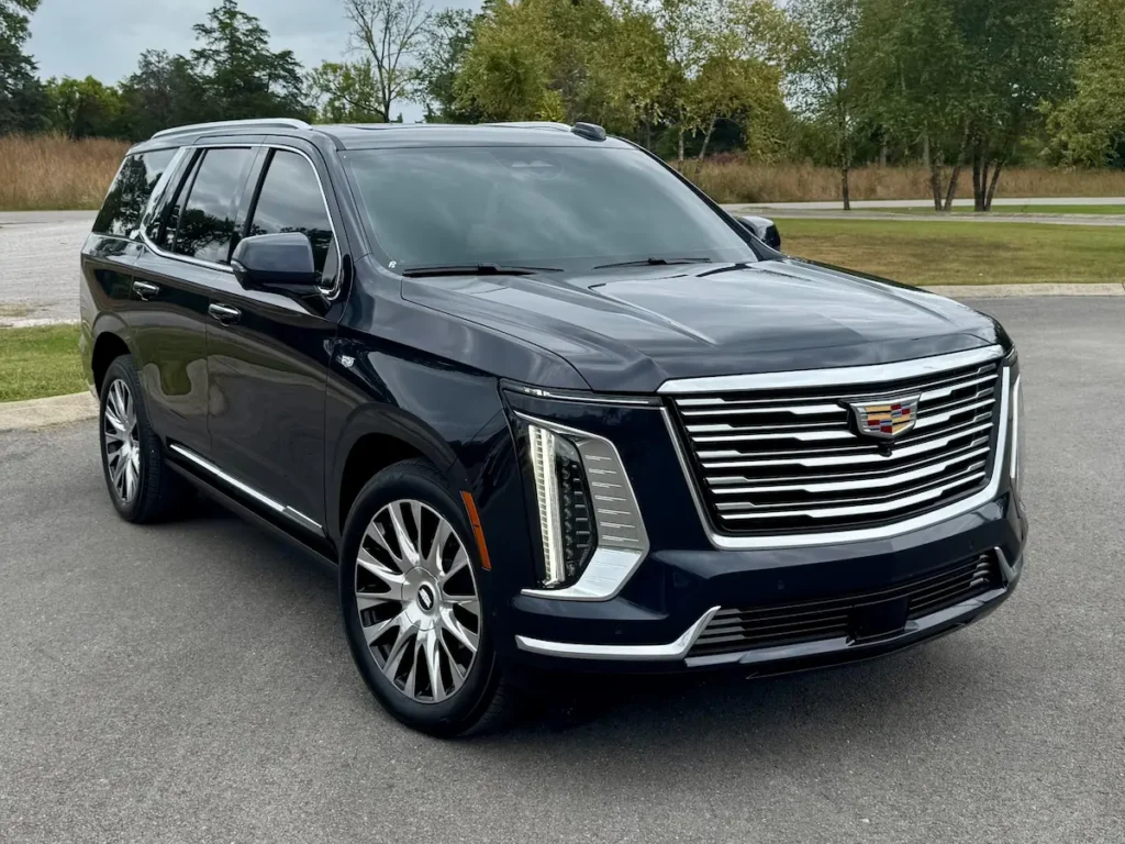 2025 Cadillac Escalade Premium Luxury Platinum exterior front view with chrome grille and LED lighting.