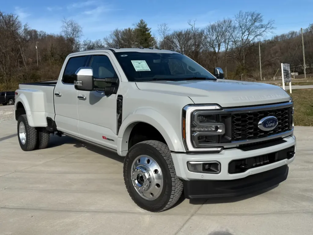 2026 Ford F-450 Super Duty Platinum front exterior view